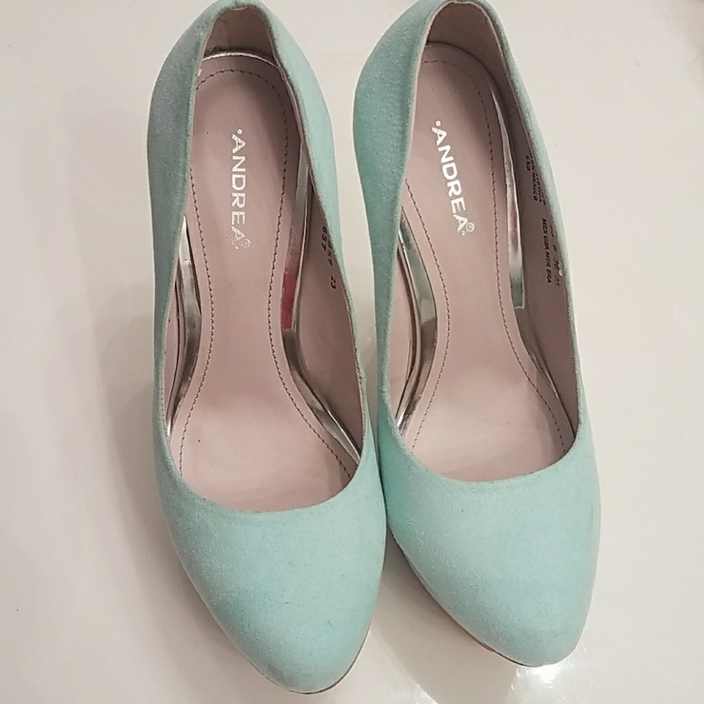 Shoes - Picture 2 of 3